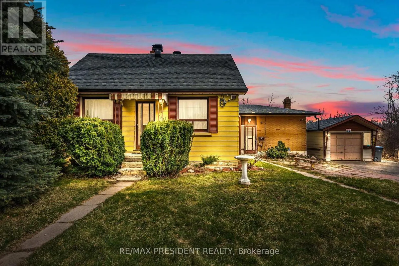 61 ROYCE AVENUE