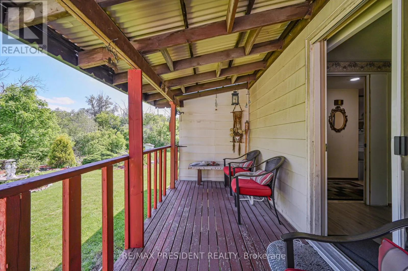 61 ROYCE AVENUE