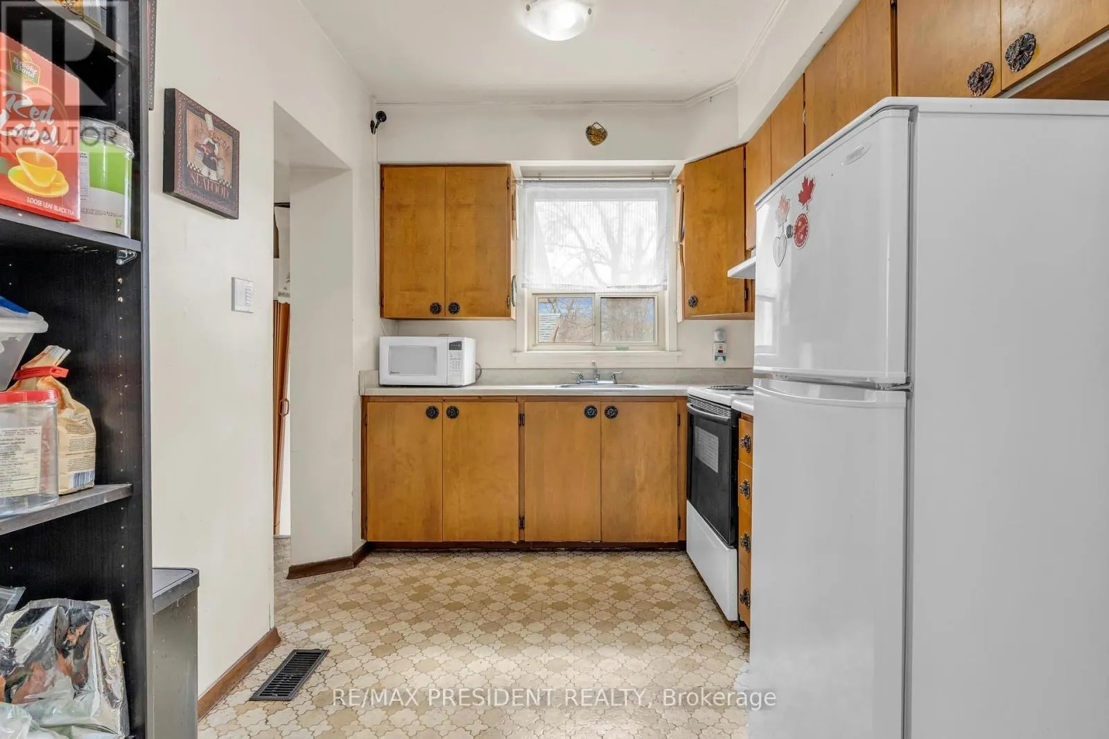 61 ROYCE AVENUE