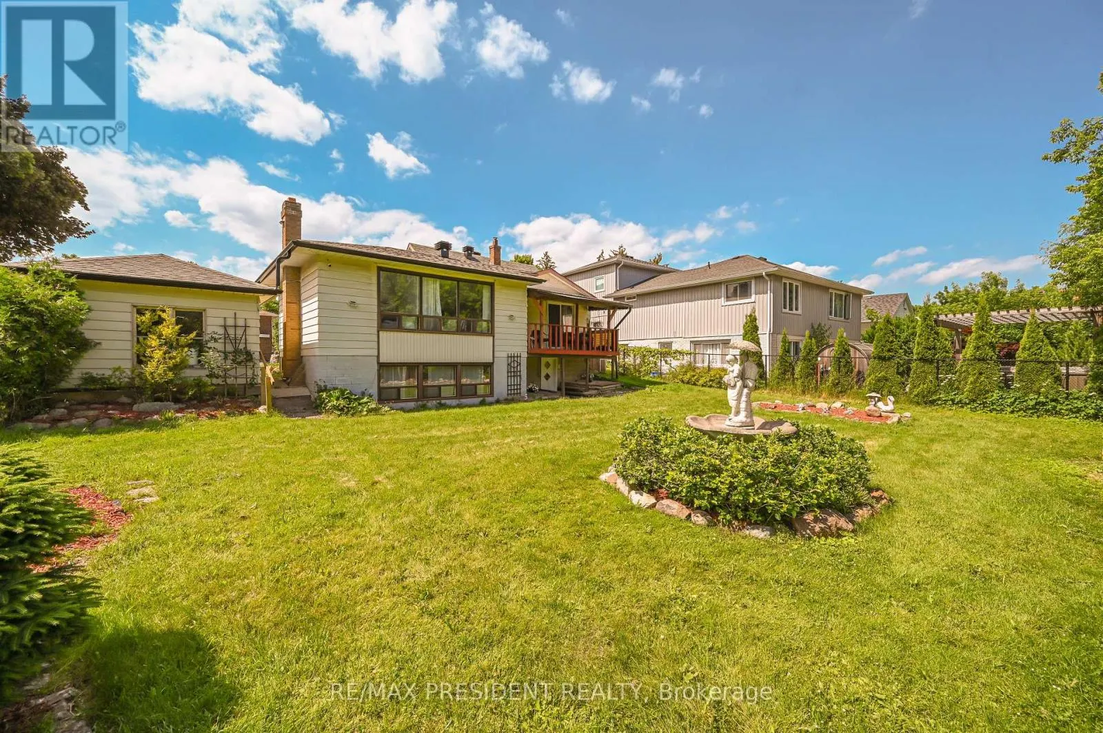 61 ROYCE AVENUE
