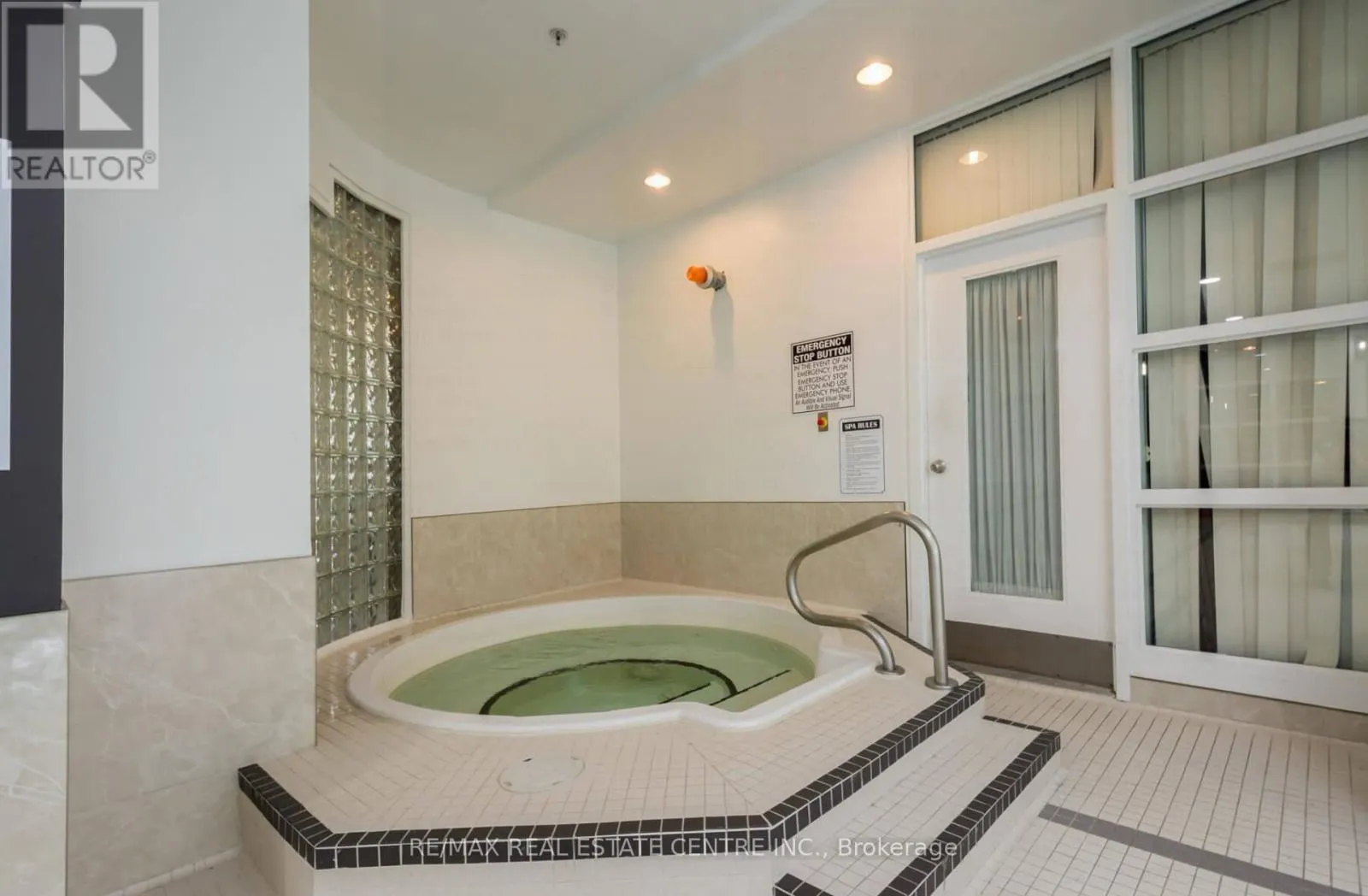 PH5 - 25 TRAILWOOD DRIVE