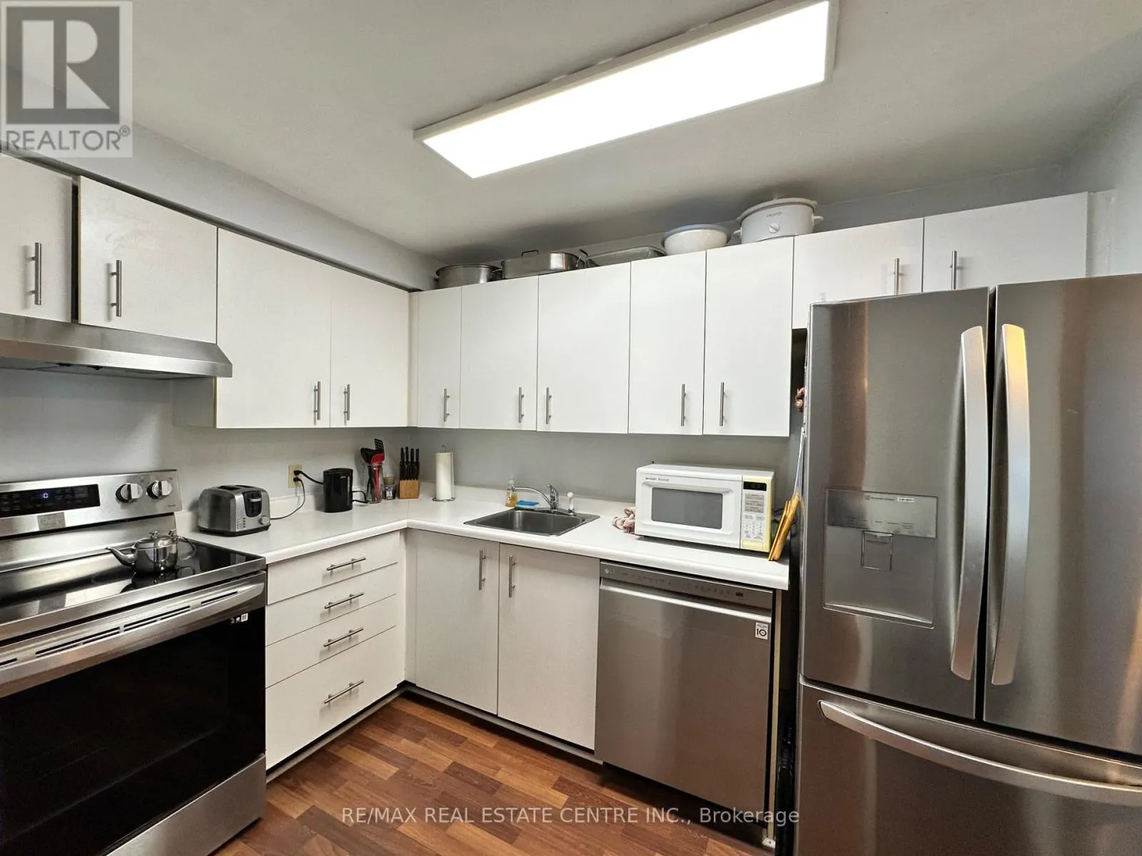 PH5 - 25 TRAILWOOD DRIVE