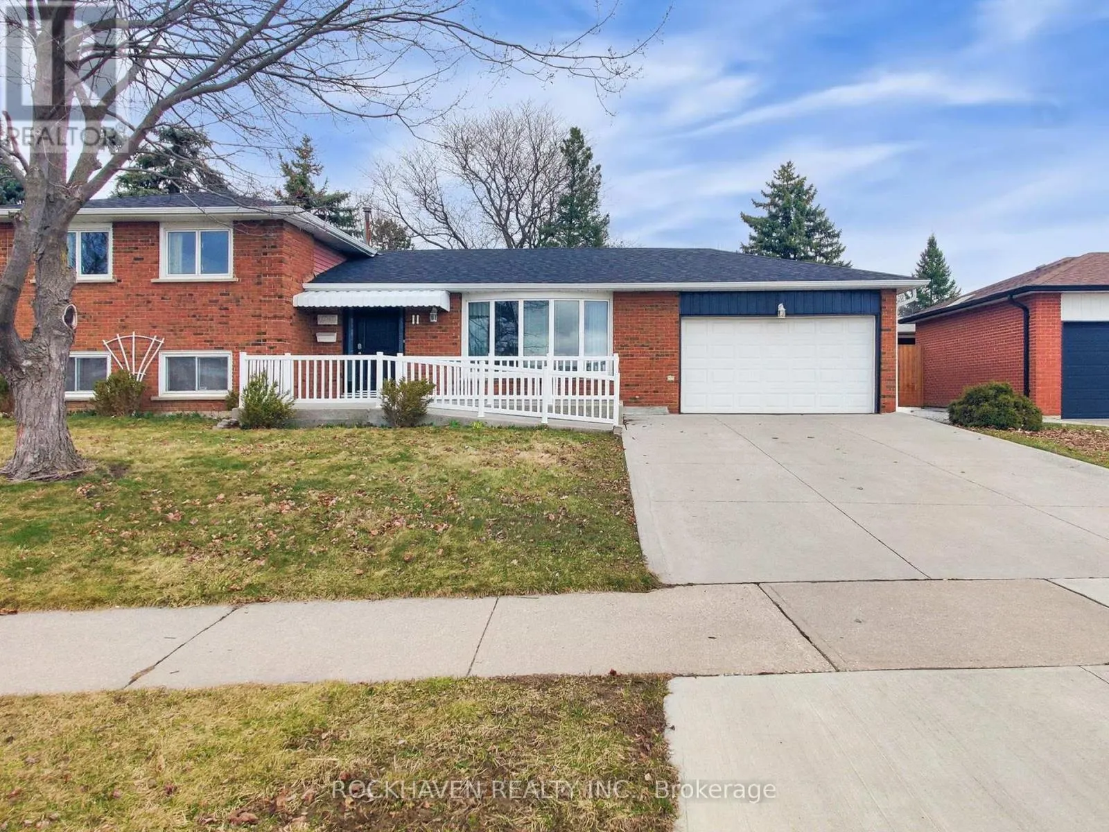 11 MEADOWLAND GATE