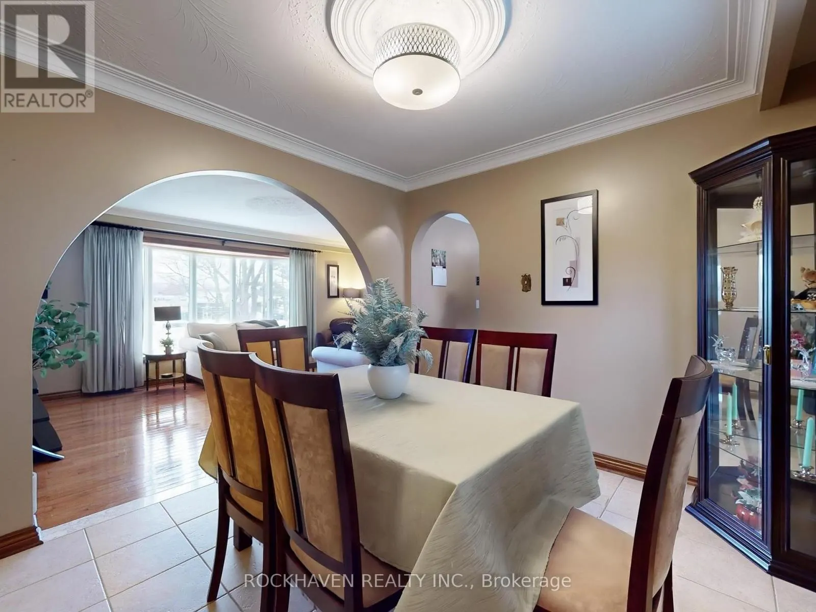 11 MEADOWLAND GATE