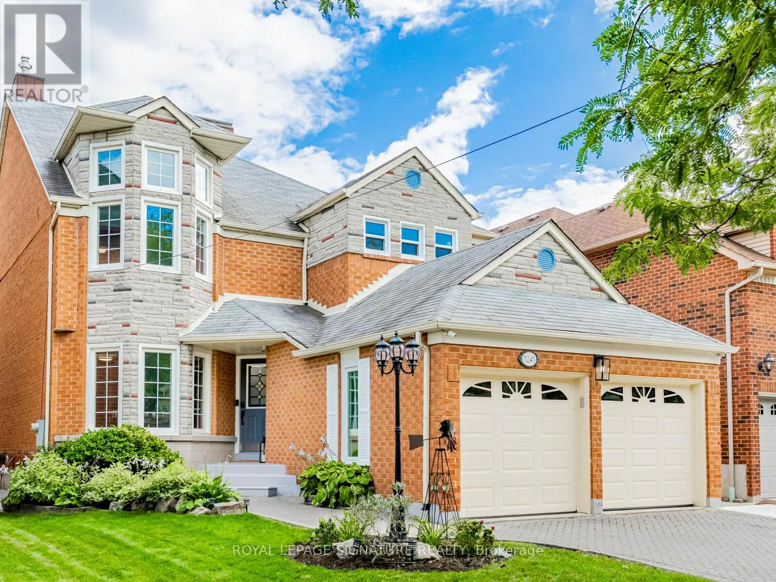 5245 CHAMPLAIN TRAIL