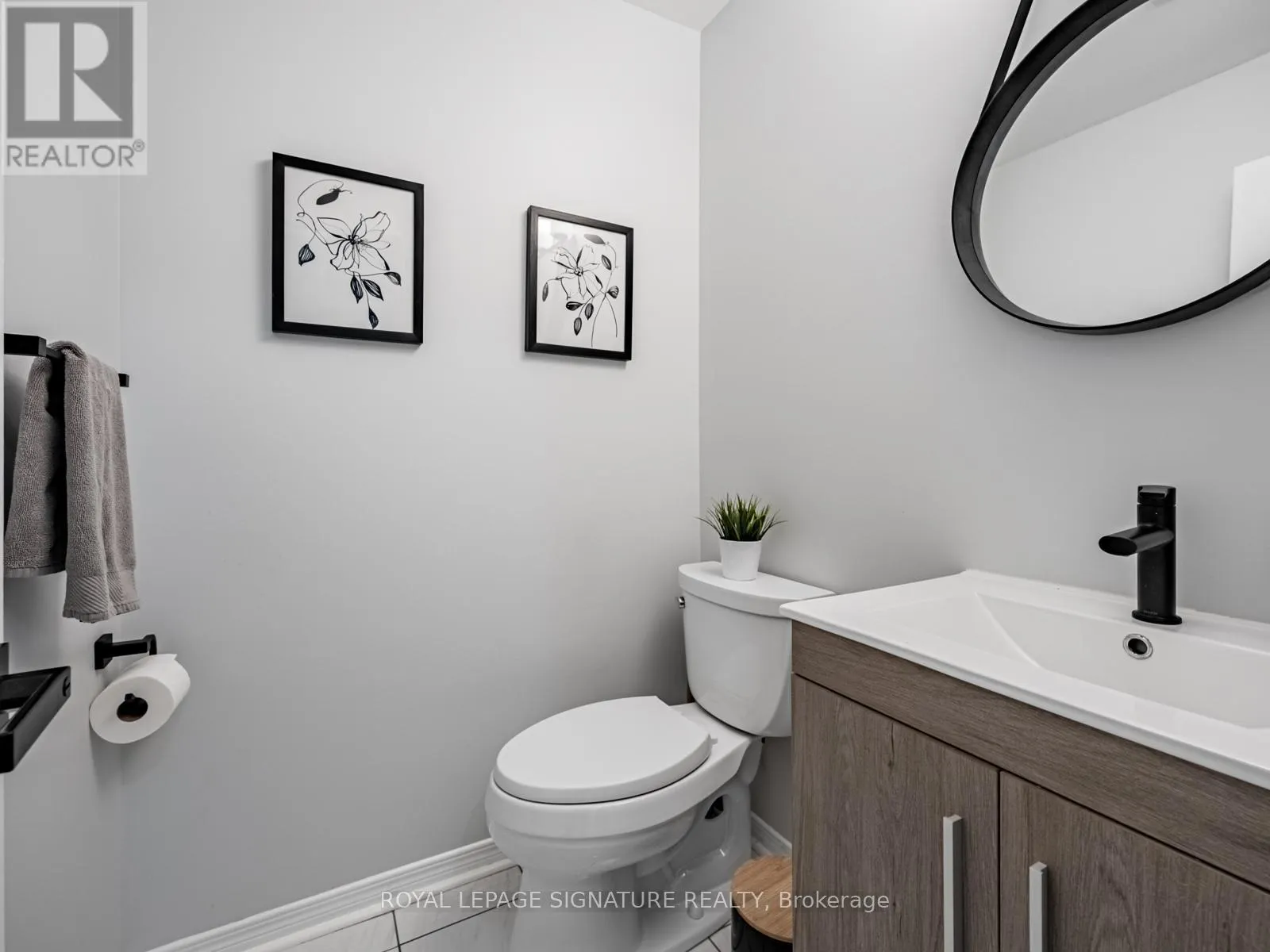 5245 CHAMPLAIN TRAIL