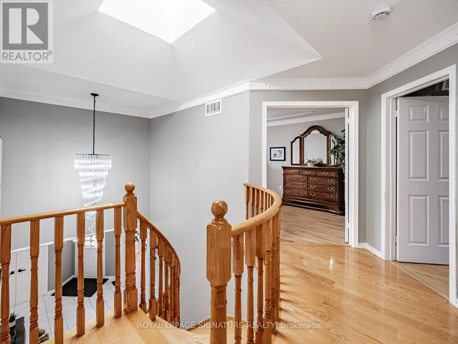 5245 CHAMPLAIN TRAIL