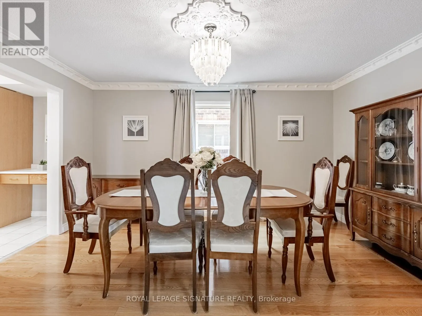 5245 CHAMPLAIN TRAIL