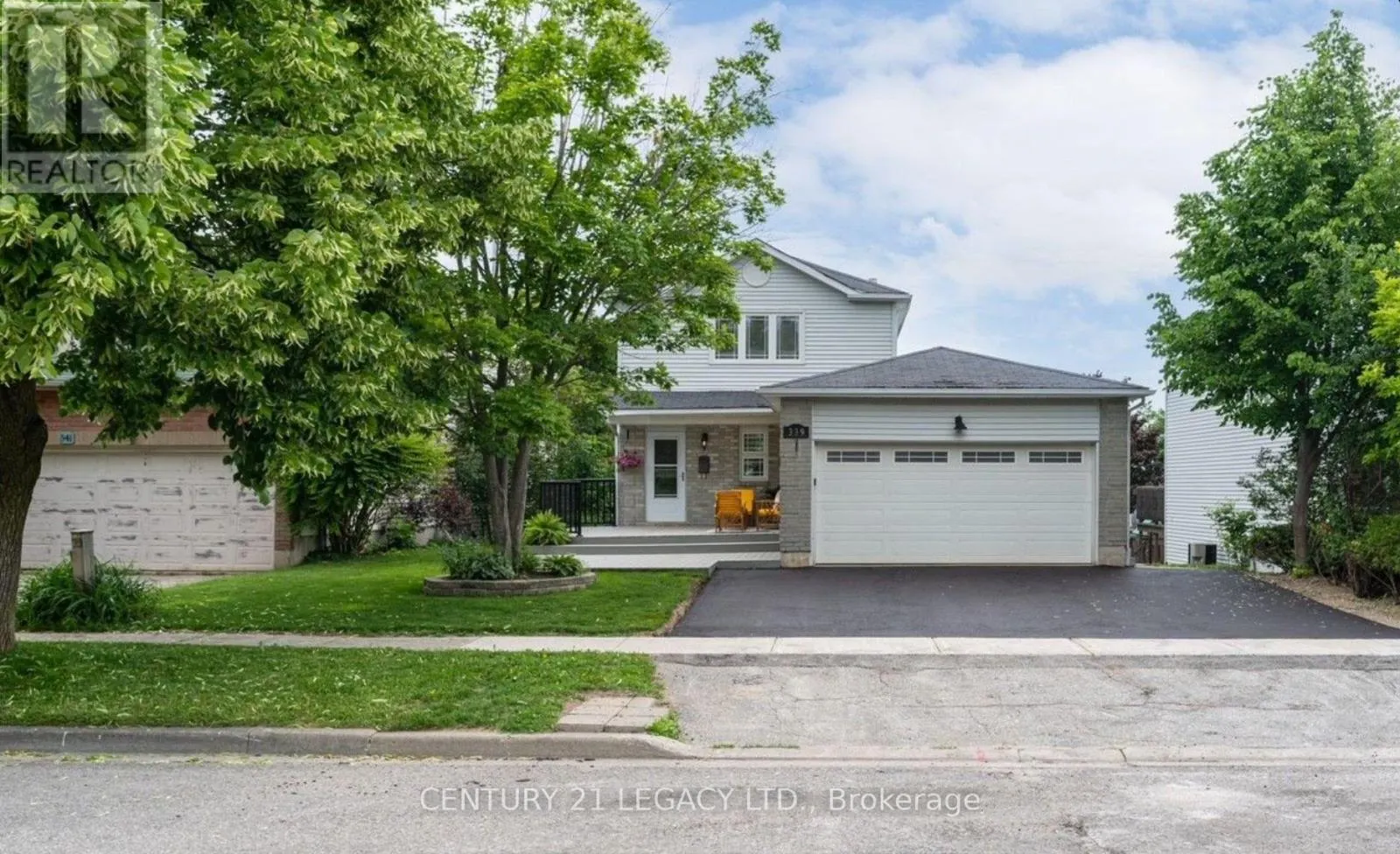 UPPER - 339 LEWIS DRIVE W
