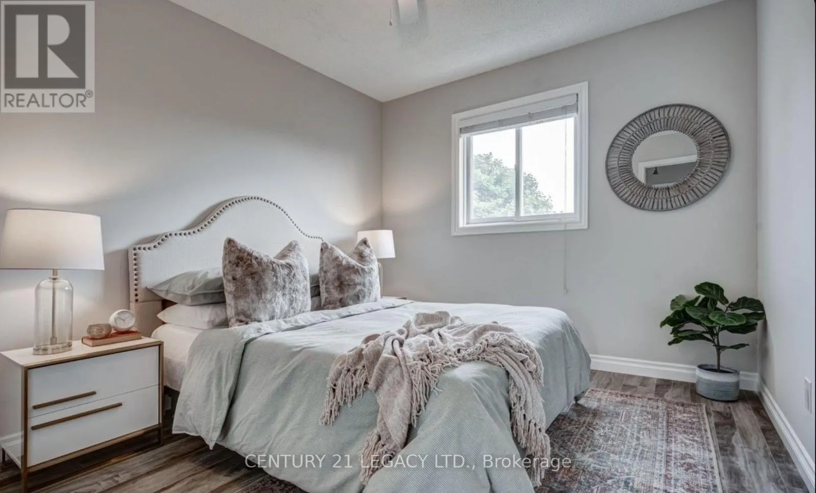 UPPER - 339 LEWIS DRIVE W