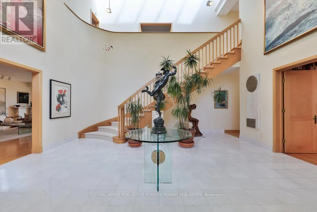 937 WHITTIER CRESCENT