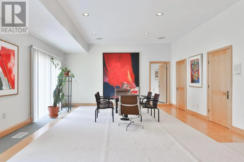 937 WHITTIER CRESCENT