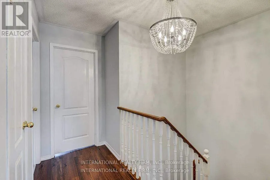 4881 CAPRI CRESCENT