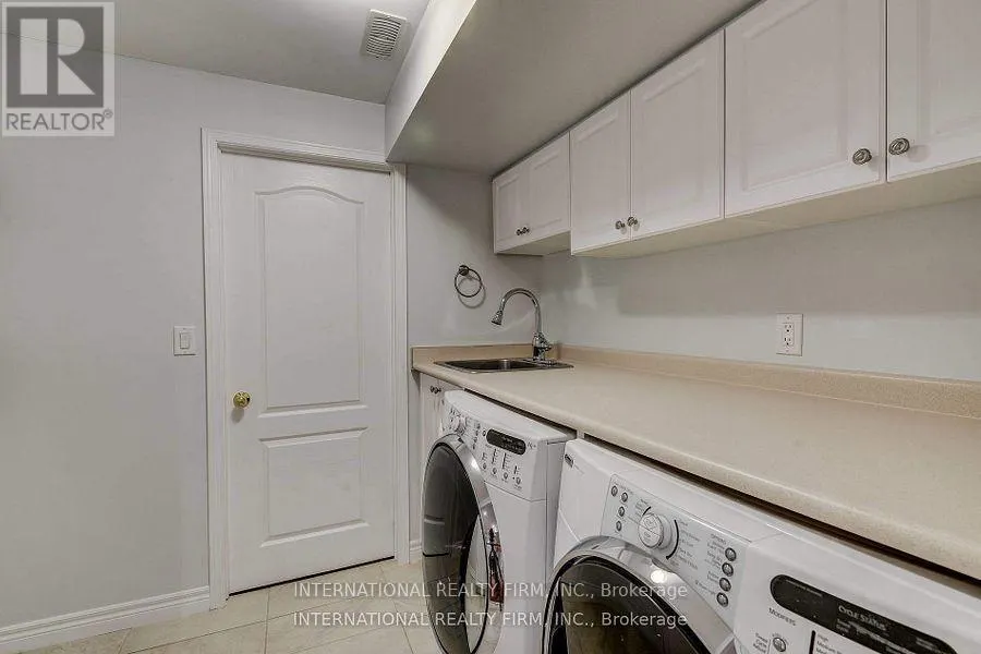 4881 CAPRI CRESCENT