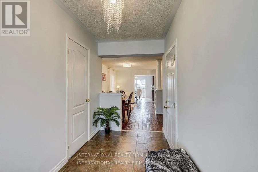 4881 CAPRI CRESCENT