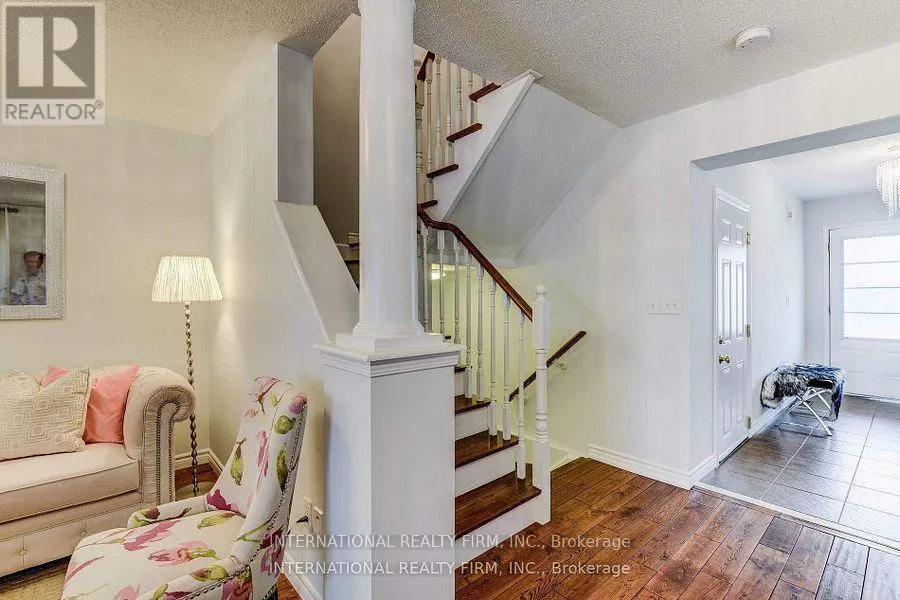 4881 CAPRI CRESCENT