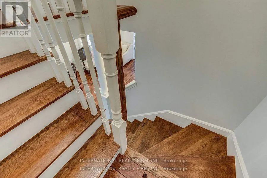 4881 CAPRI CRESCENT