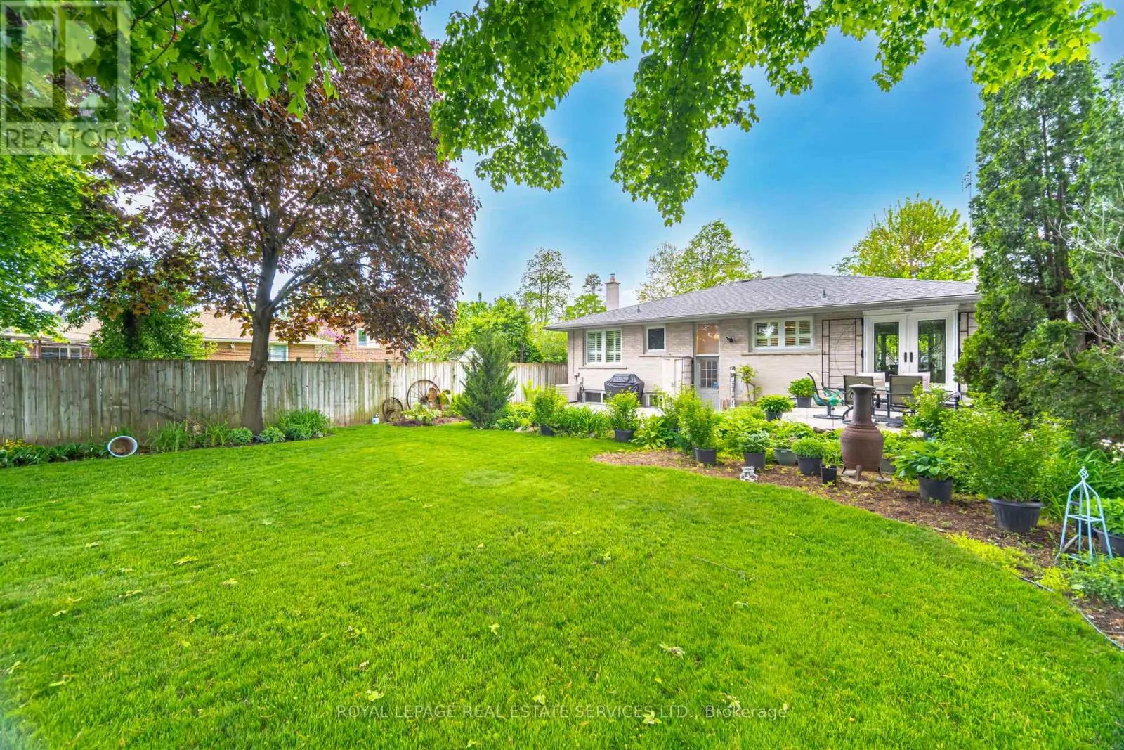 26 ALANMEADE CRESCENT