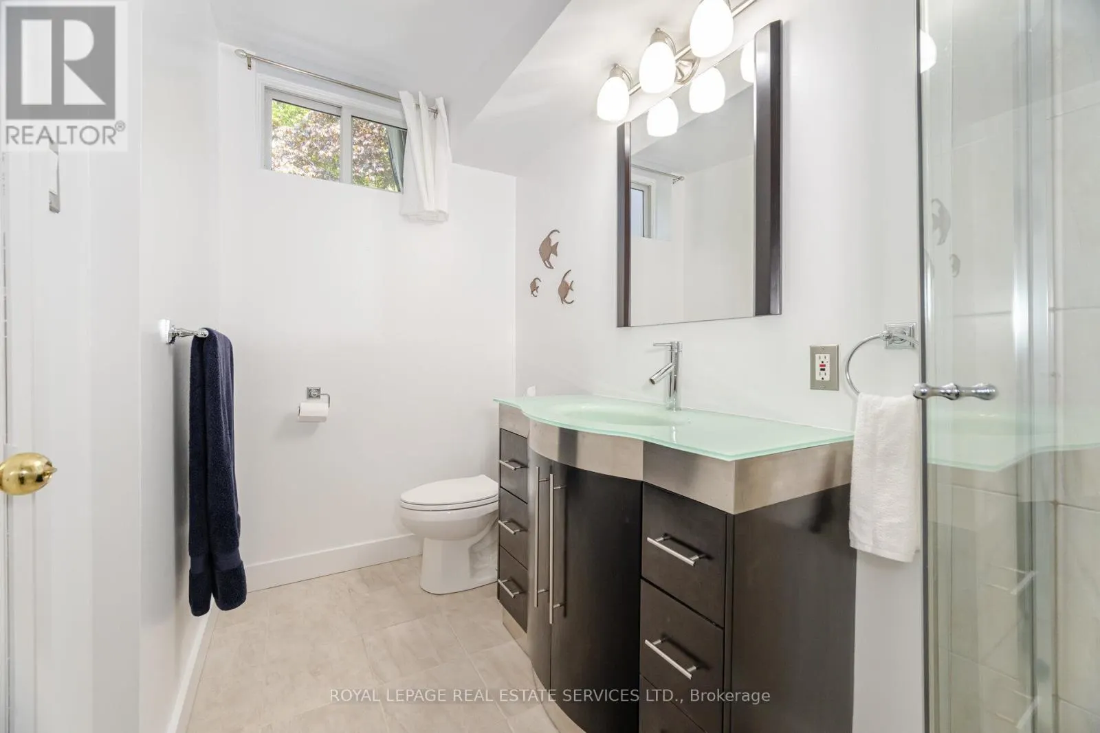 26 ALANMEADE CRESCENT