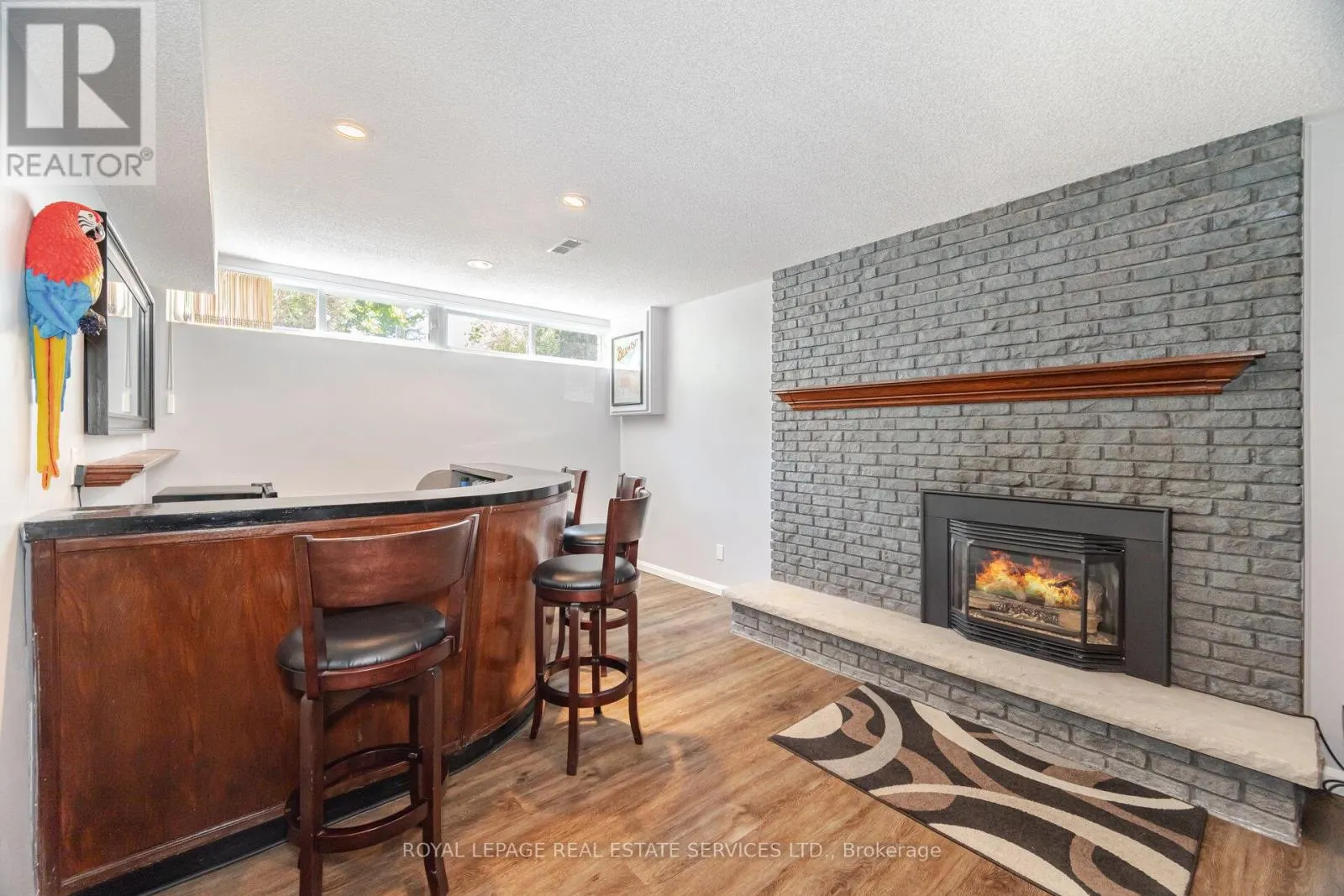 26 ALANMEADE CRESCENT