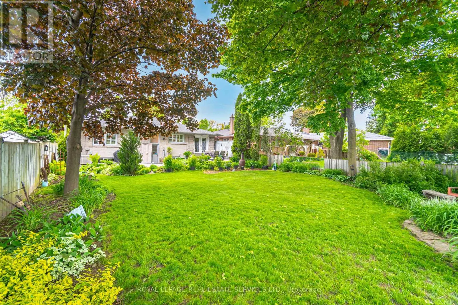 26 ALANMEADE CRESCENT