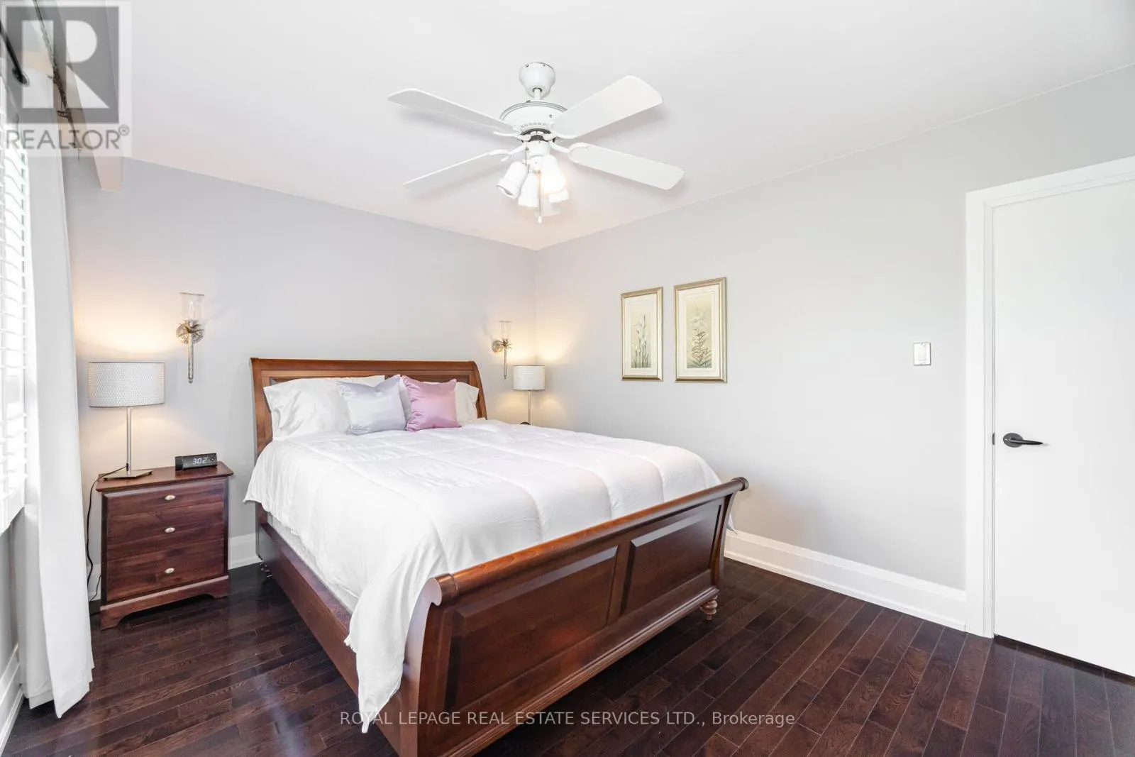 26 ALANMEADE CRESCENT