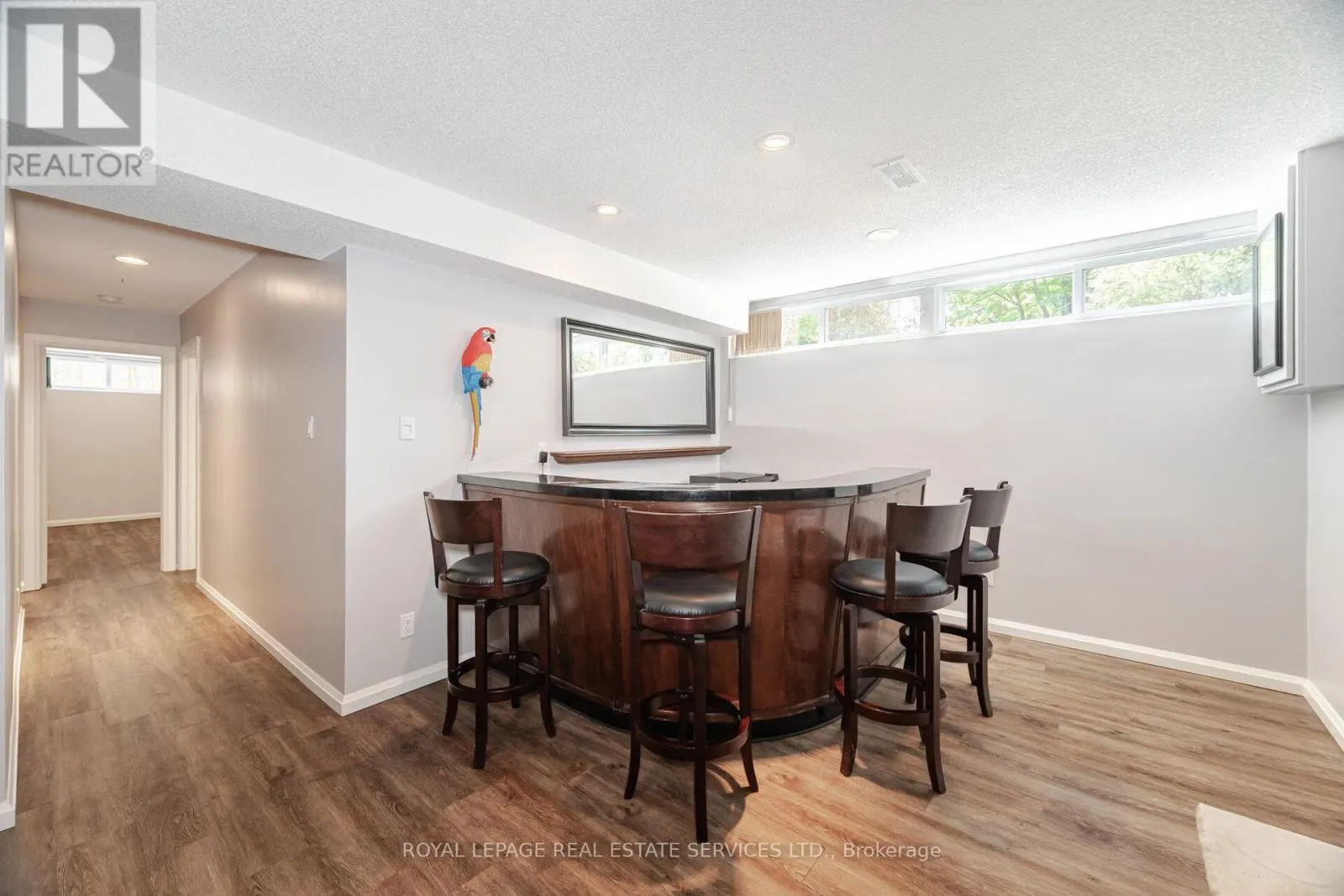 26 ALANMEADE CRESCENT