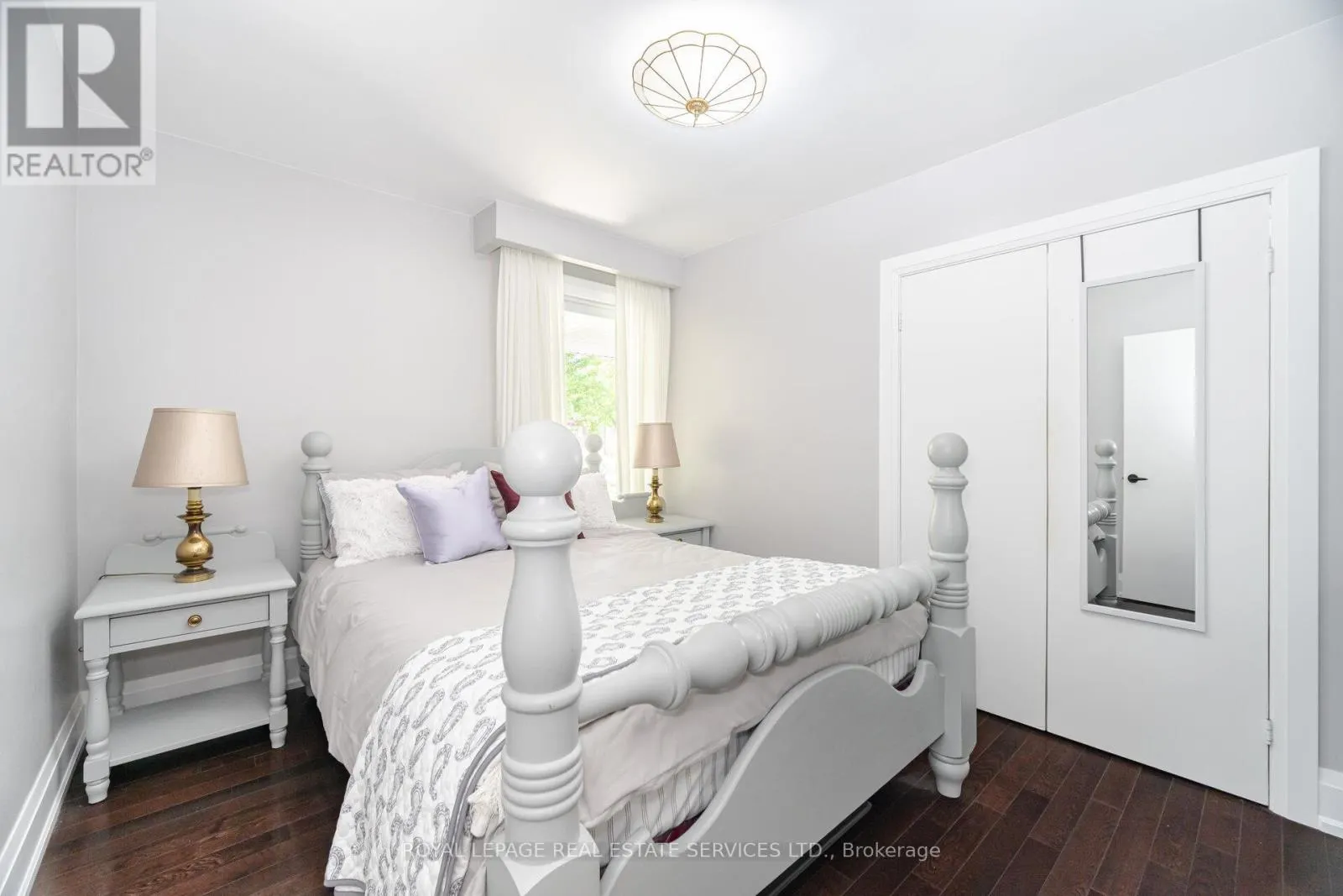 26 ALANMEADE CRESCENT