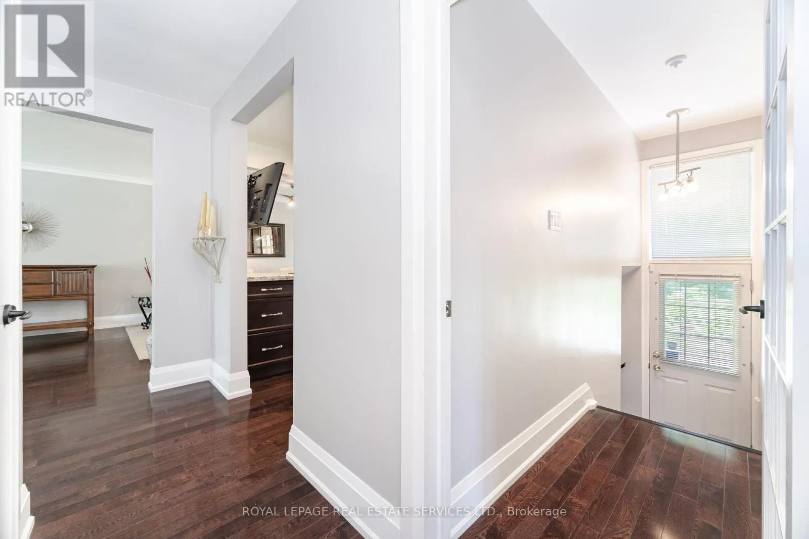 26 ALANMEADE CRESCENT