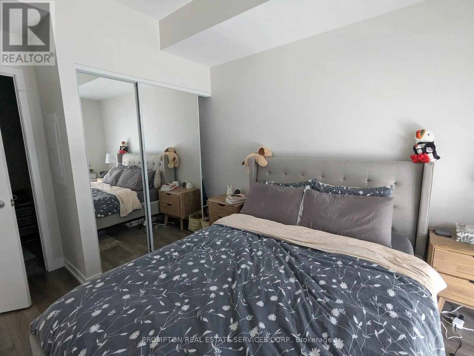 802 - 2520 EGLINTON AVENUE W