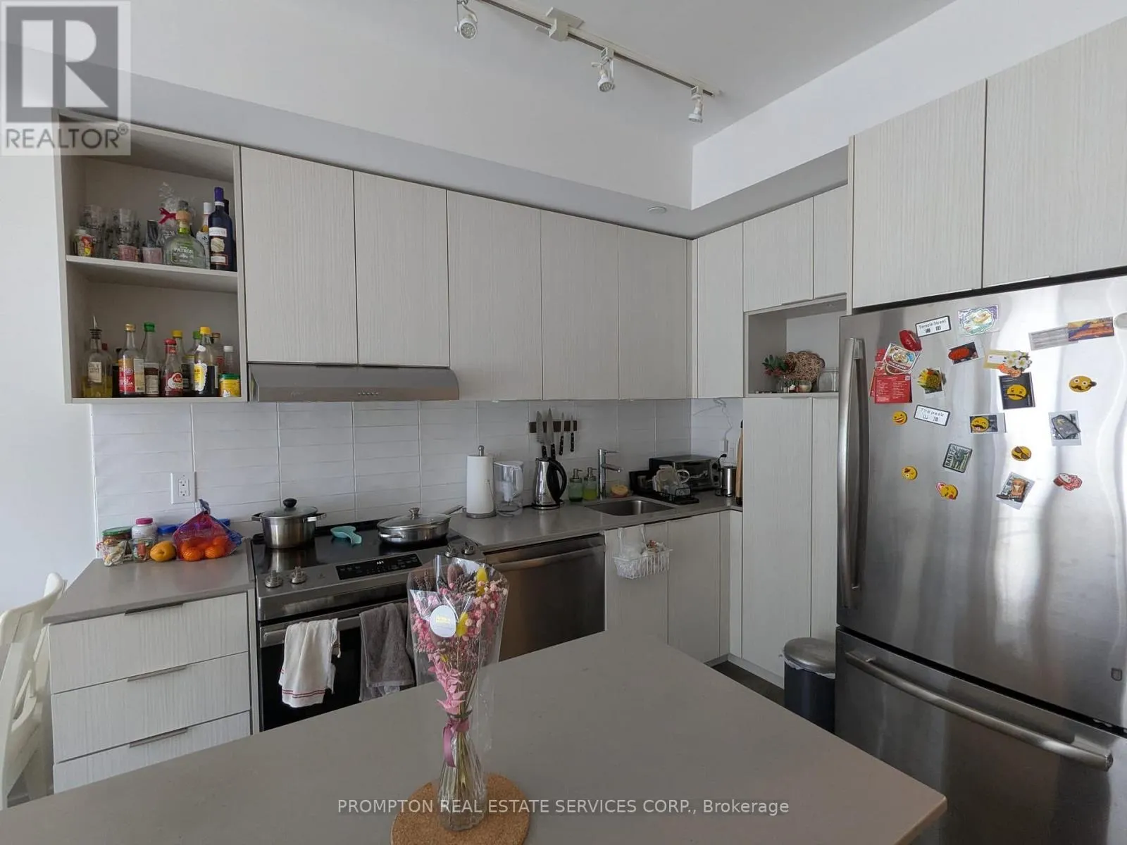 802 - 2520 EGLINTON AVENUE W