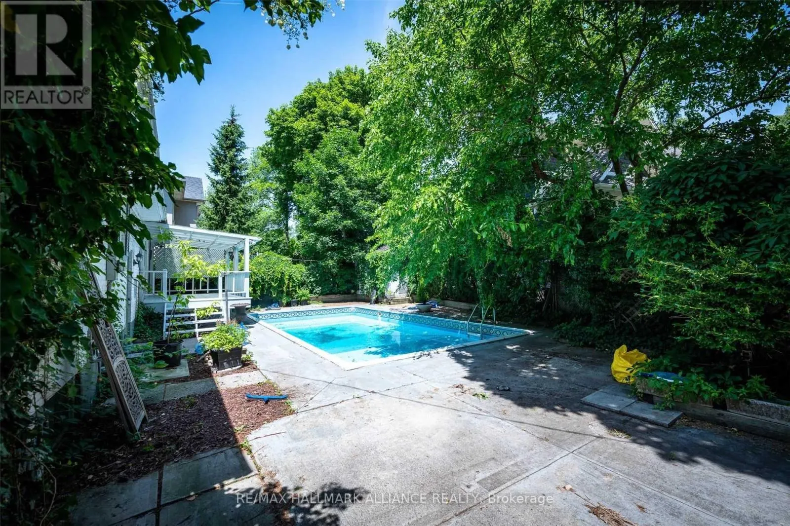 463 DRUMMOND ROAD