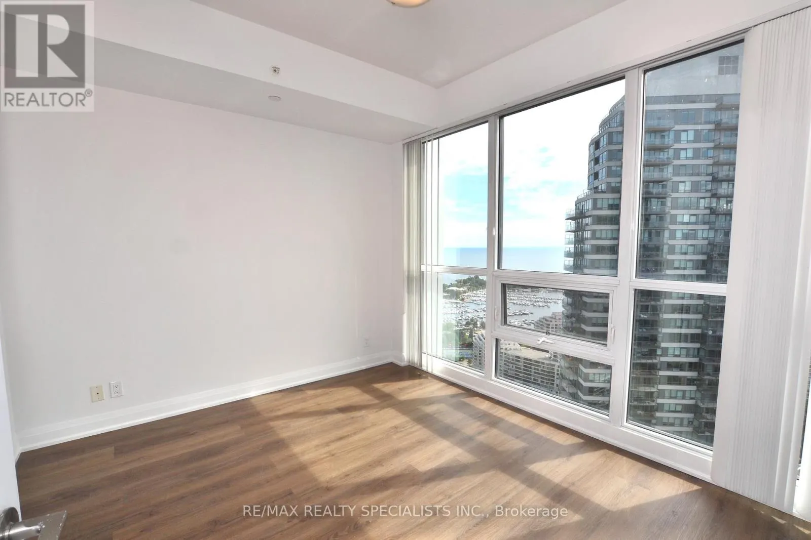 4106 - 2212 LAKE SHORE BOULEVARD W