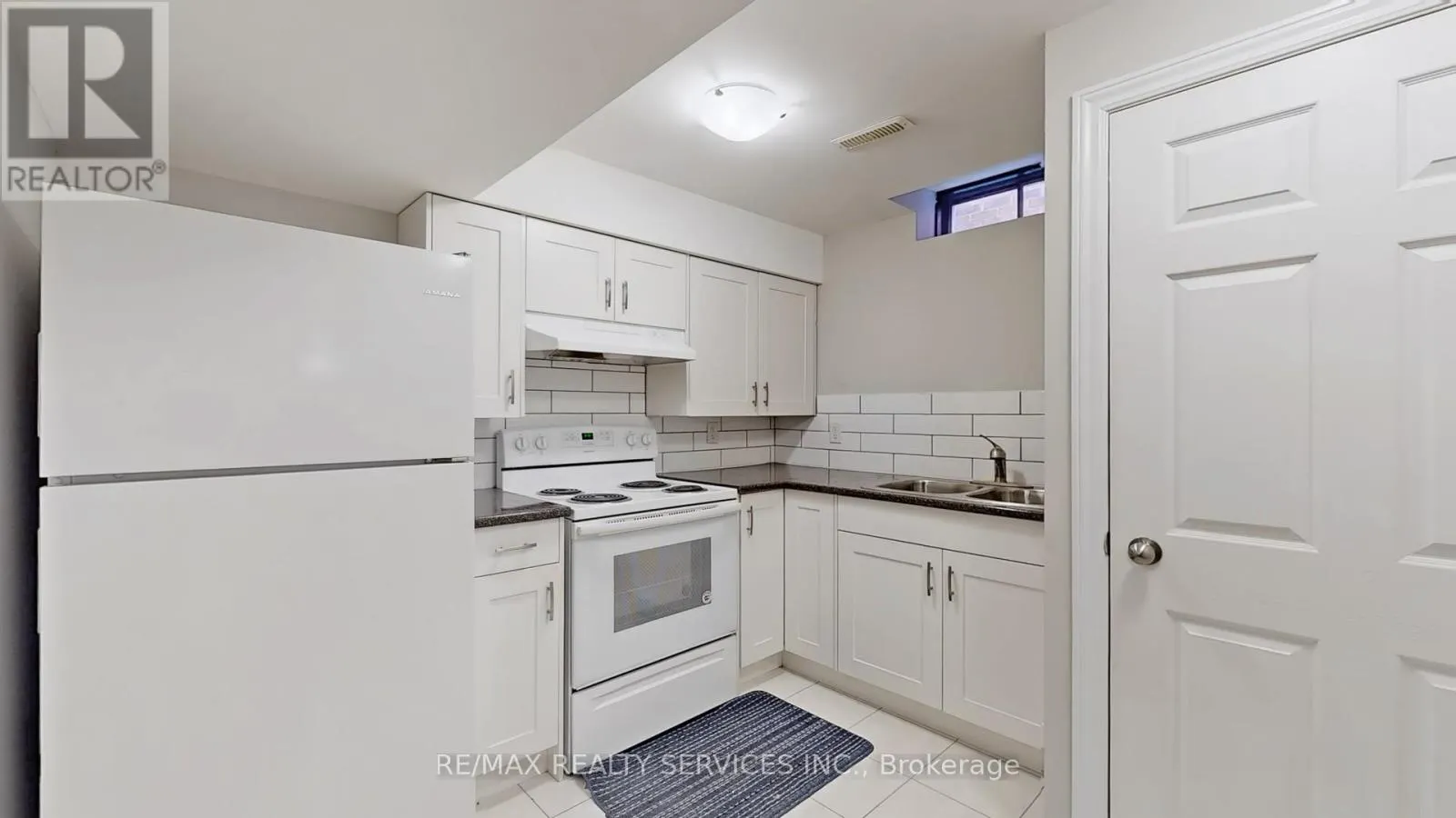 (LOWER) - 87 SPRUCELANDS AVENUE