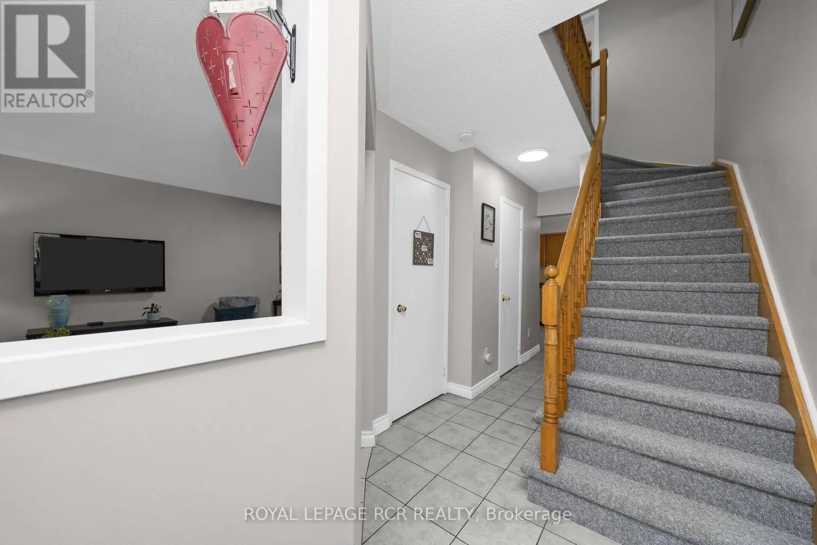 120 HOWARD CRESCENT