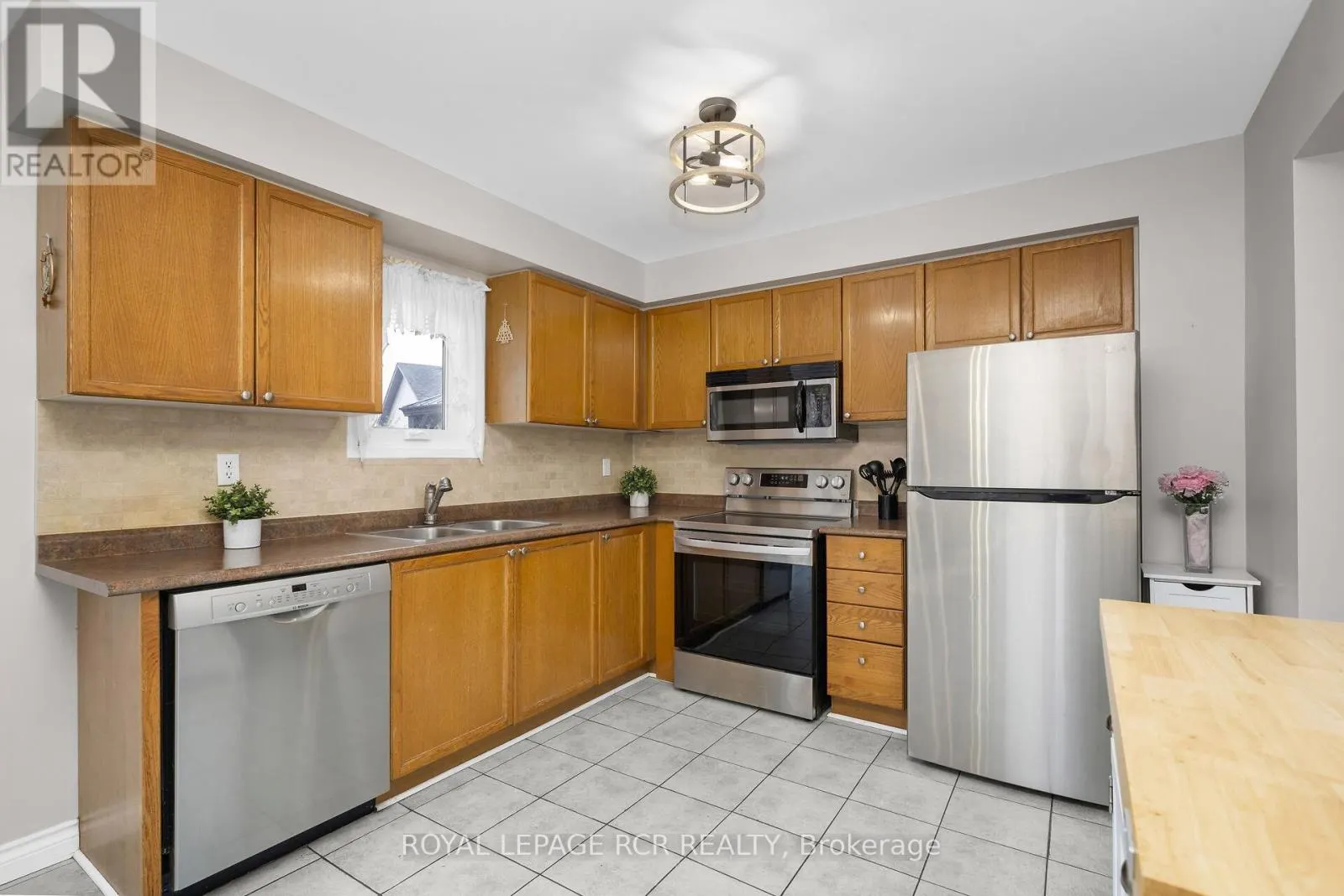 120 HOWARD CRESCENT