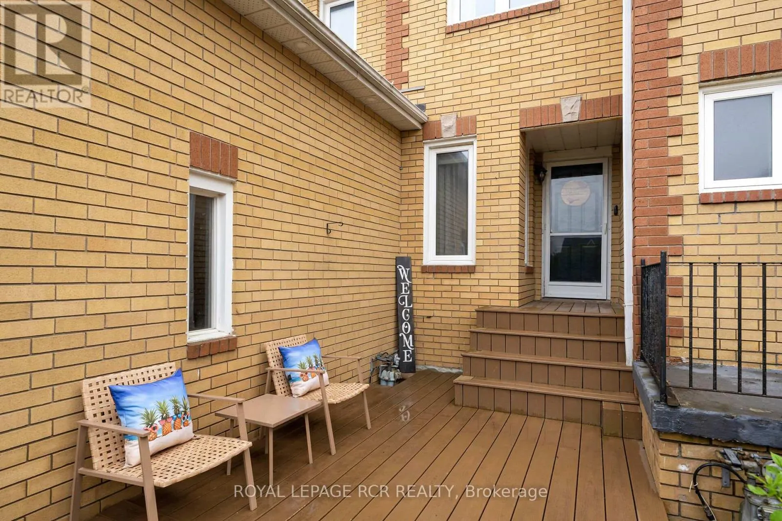 120 HOWARD CRESCENT