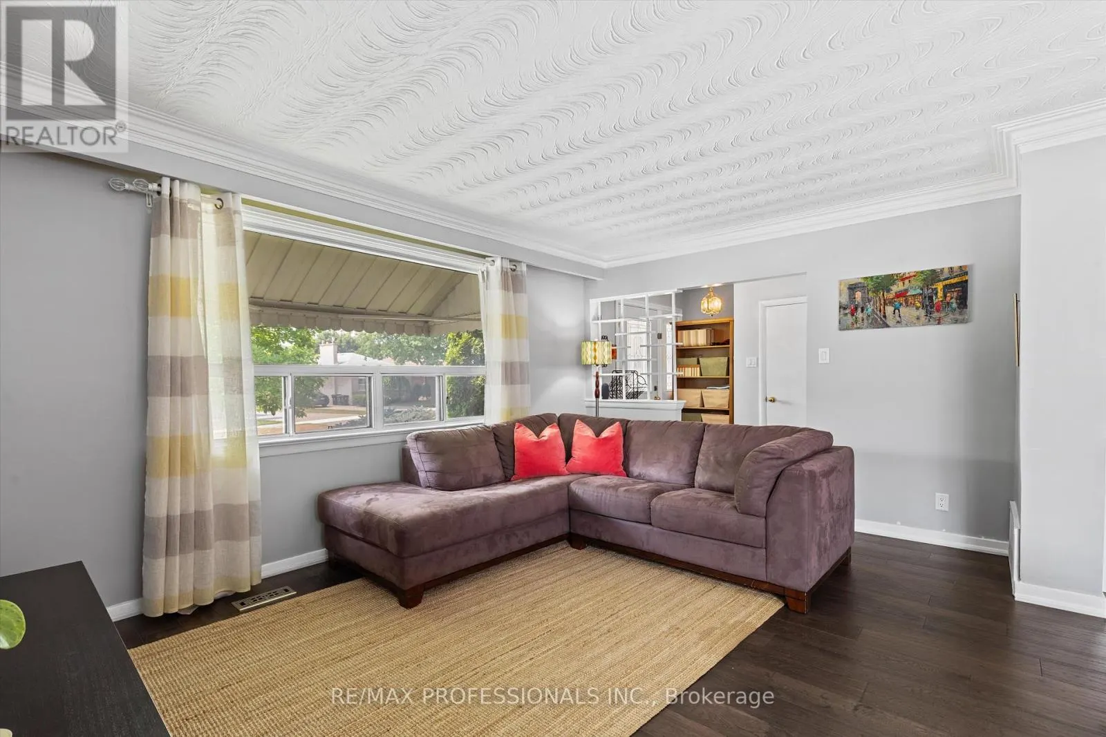17 ALLONSIUS DRIVE