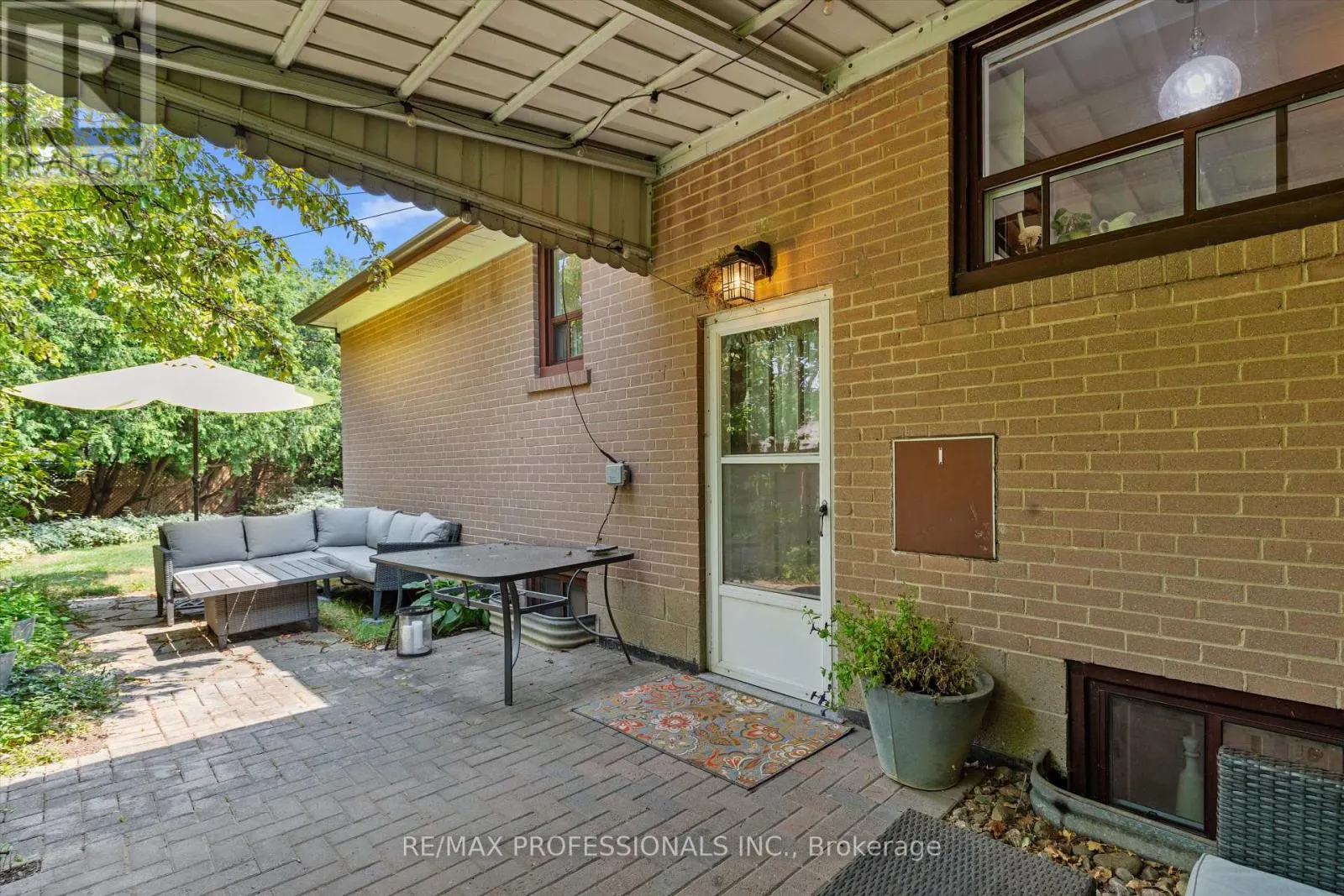 17 ALLONSIUS DRIVE
