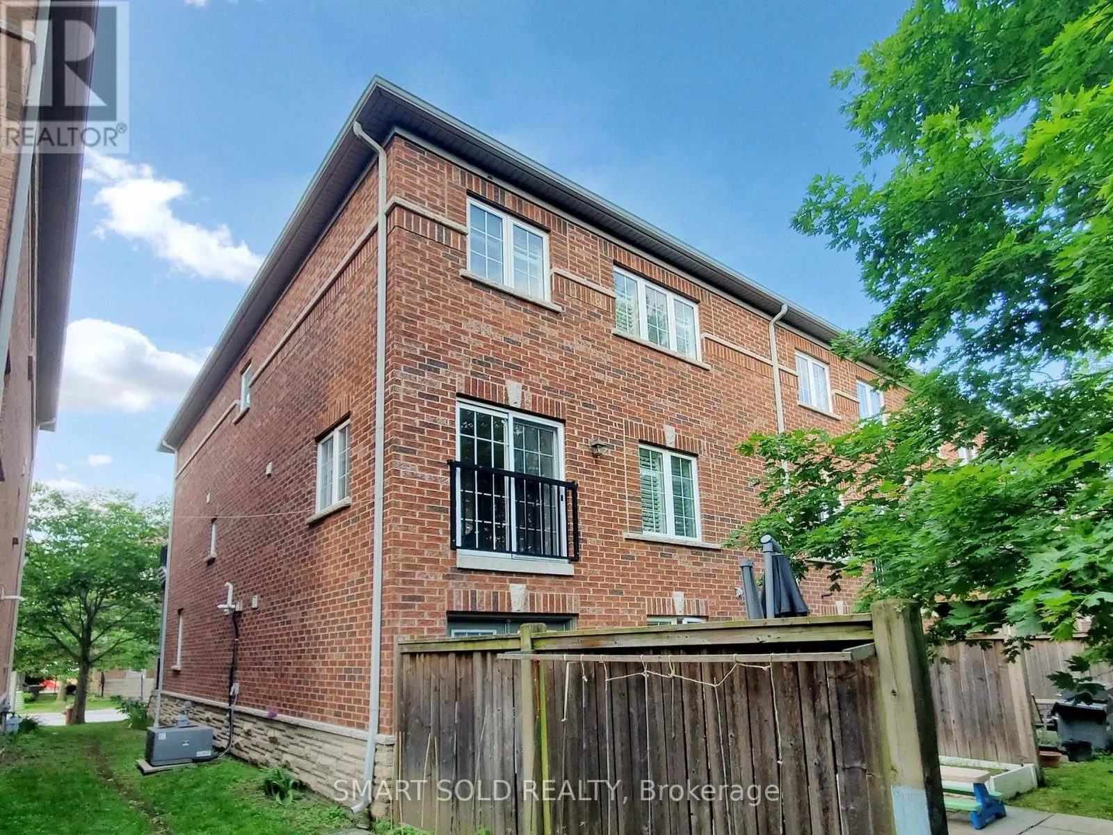 26 - 230 PAISLEY BOULEVARD W