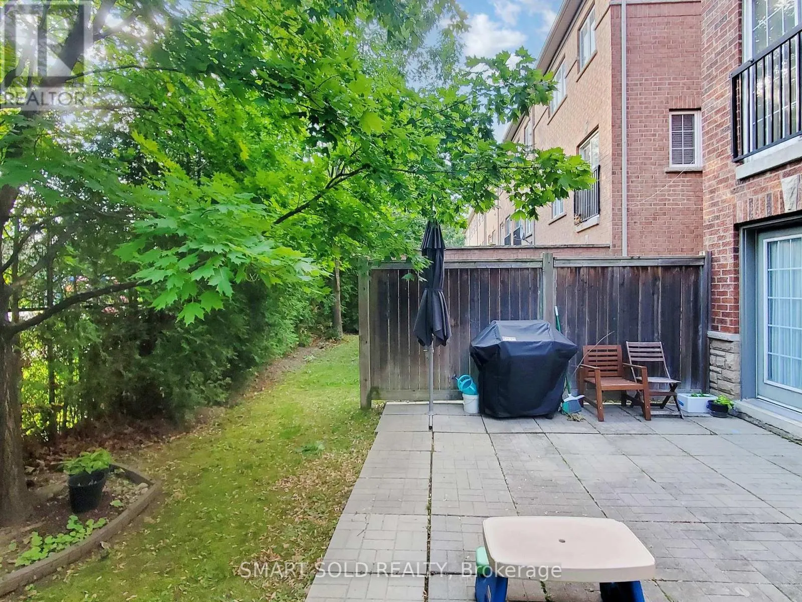 26 - 230 PAISLEY BOULEVARD W