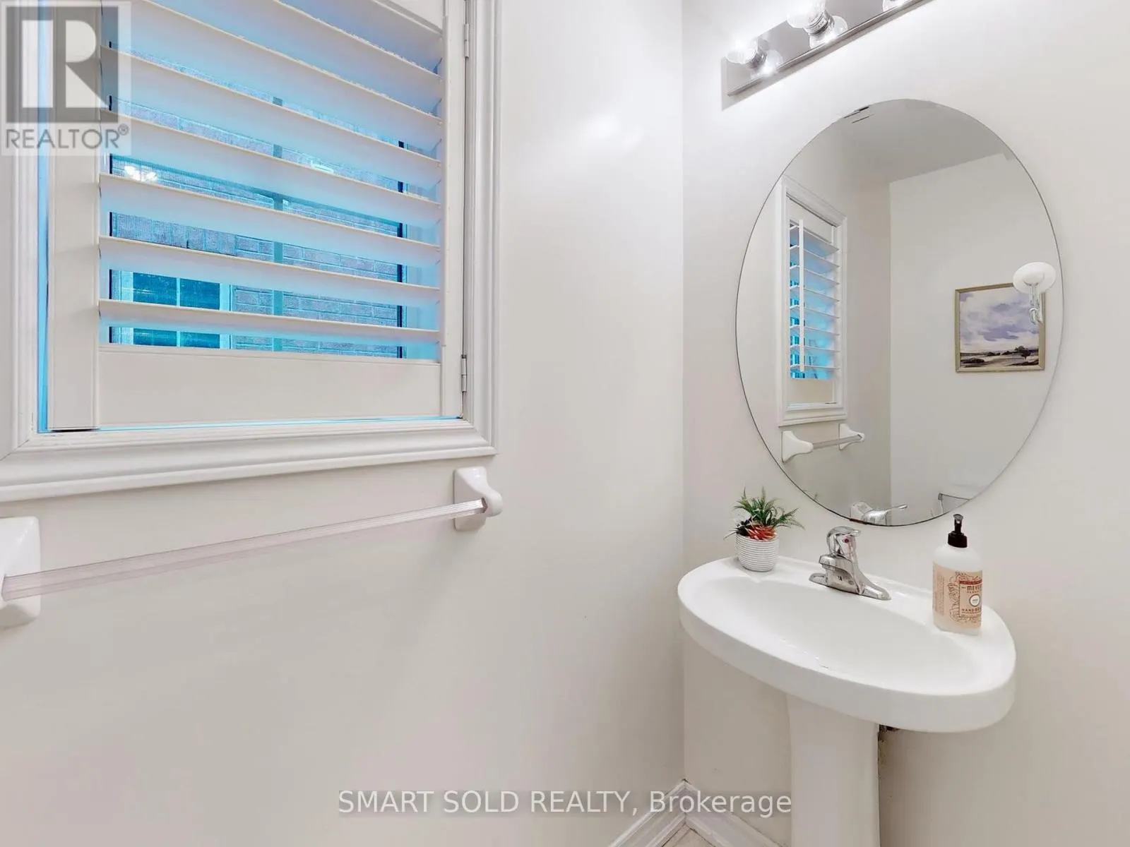 26 - 230 PAISLEY BOULEVARD W