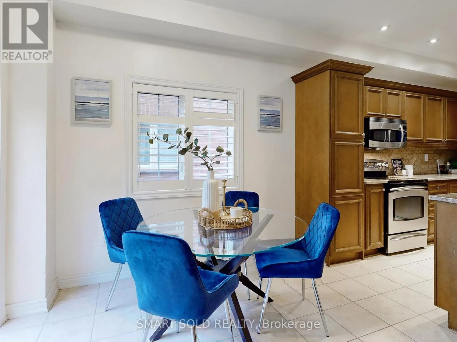 26 - 230 PAISLEY BOULEVARD W