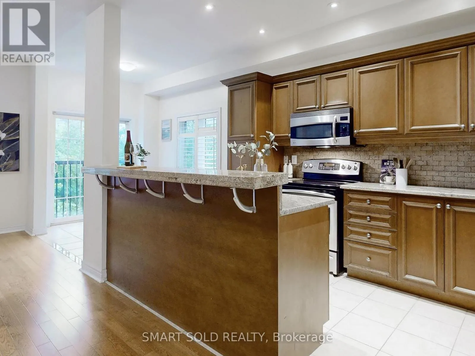 26 - 230 PAISLEY BOULEVARD W