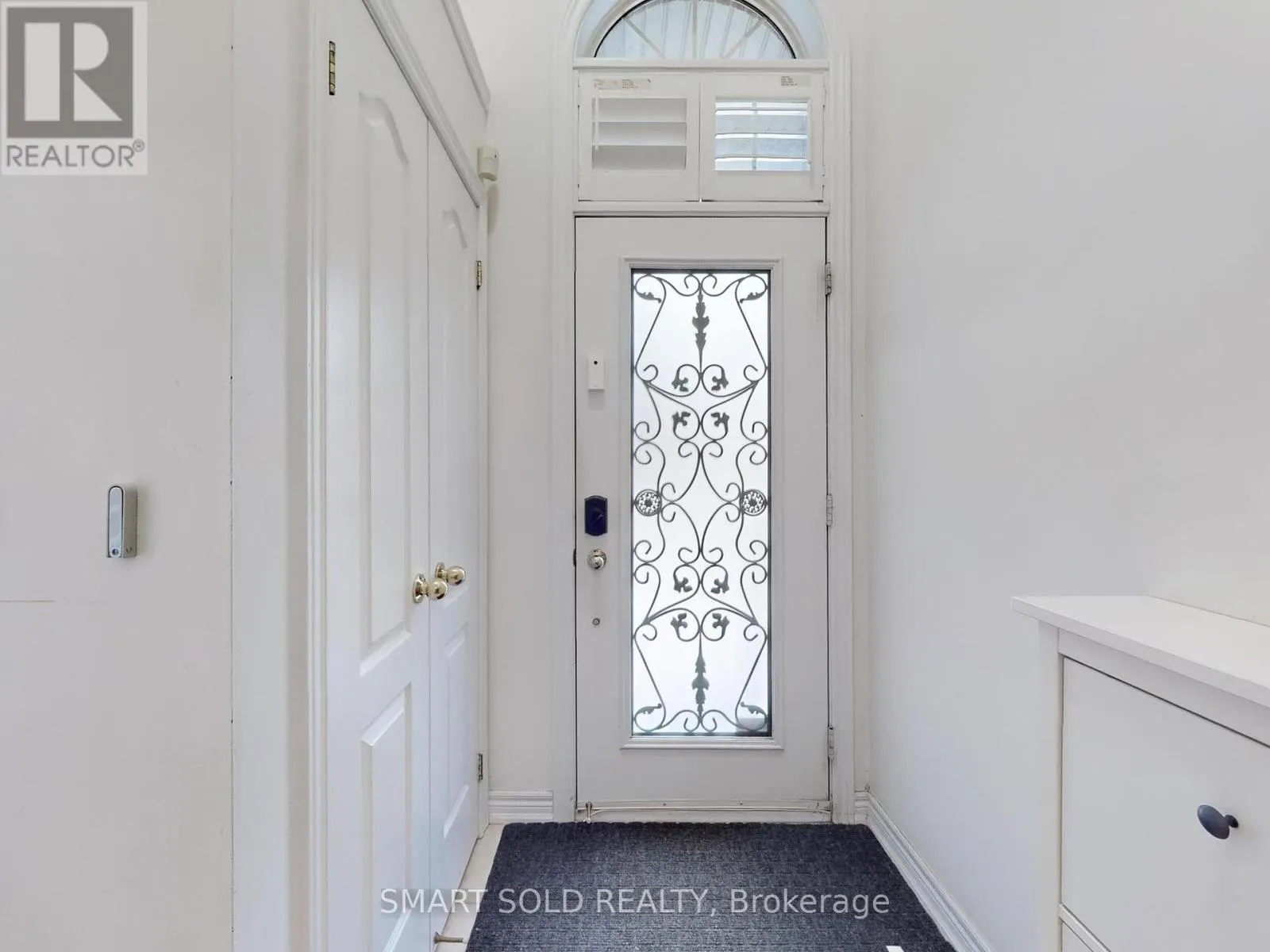 26 - 230 PAISLEY BOULEVARD W