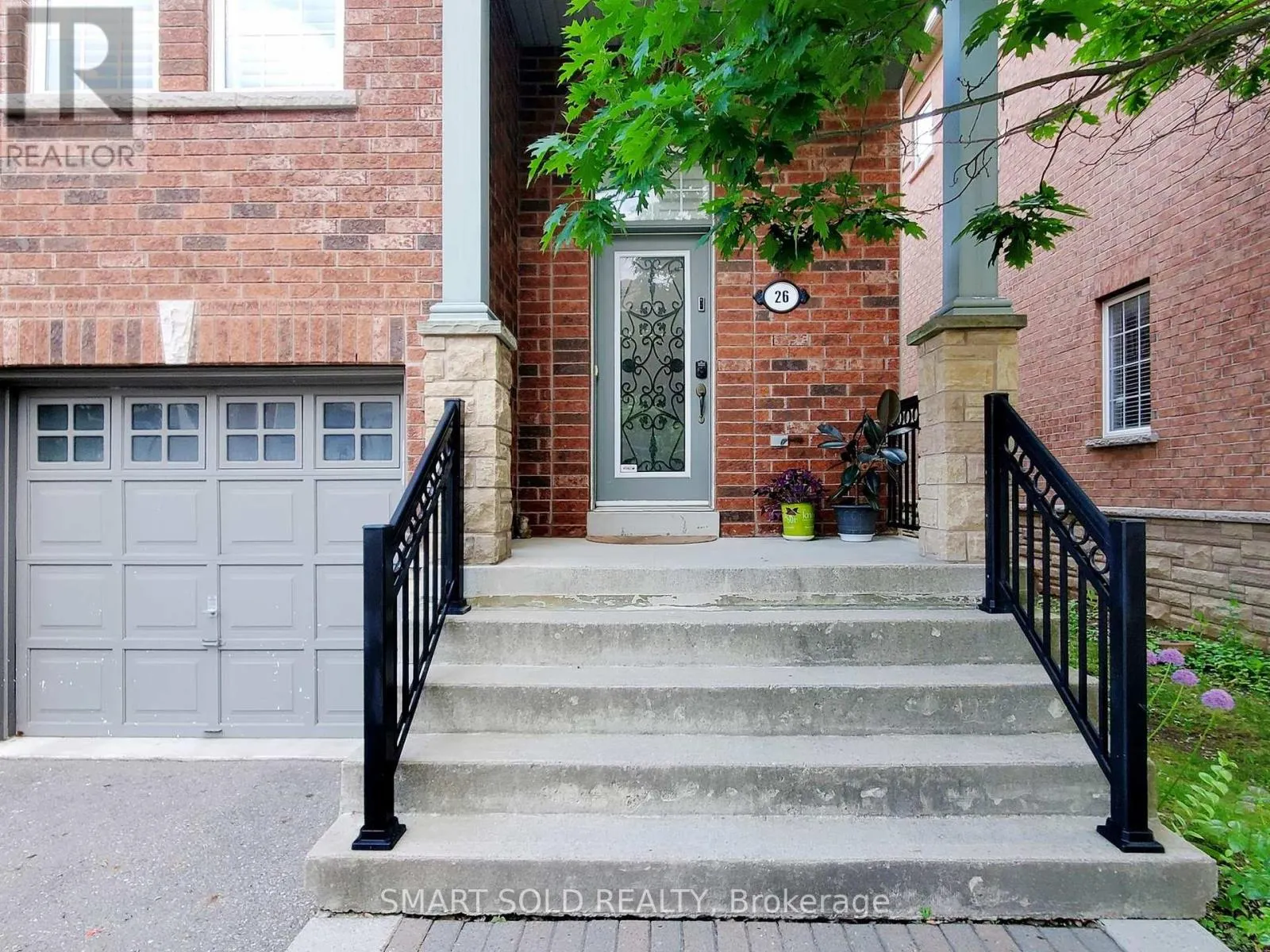 26 - 230 PAISLEY BOULEVARD W