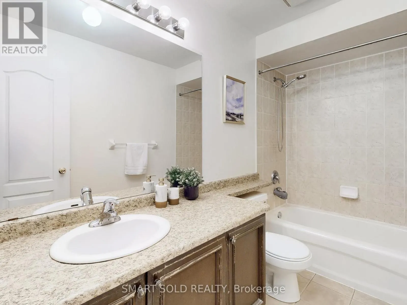 26 - 230 PAISLEY BOULEVARD W