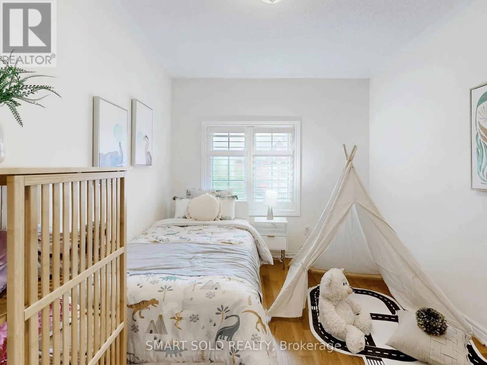 26 - 230 PAISLEY BOULEVARD W