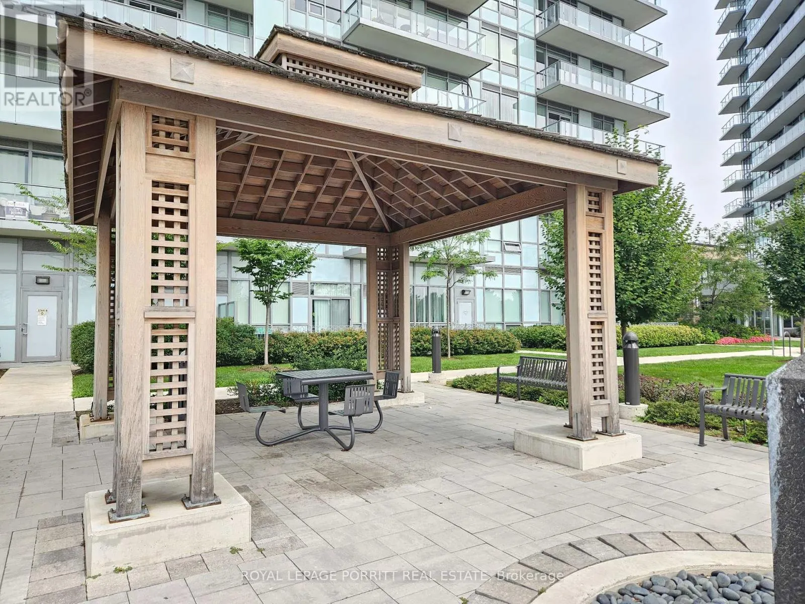 408 - 4633 GLEN ERIN DRIVE