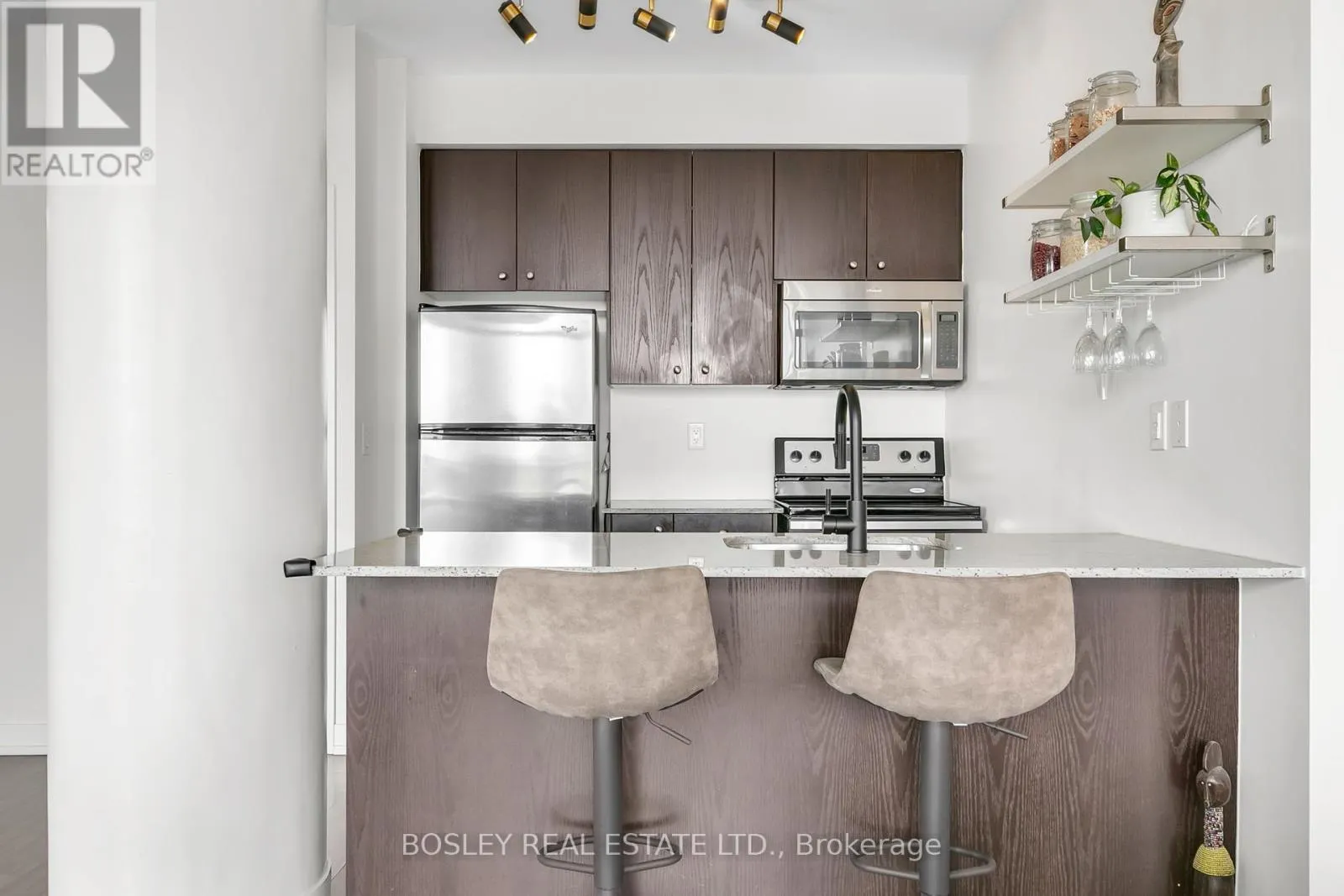 608 - 5101 DUNDAS STREET W